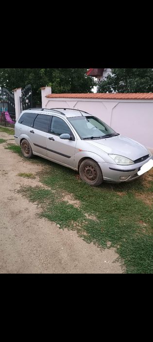 Vând Ford focus detalii la telefon