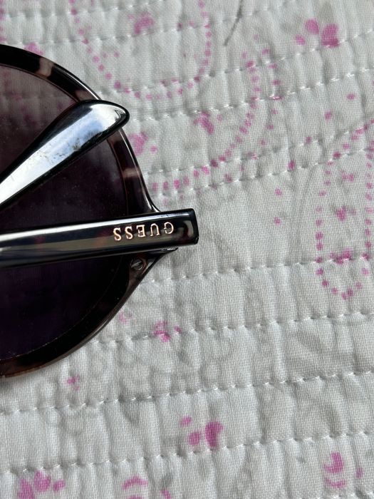 Страхотни слънчеви очила Guess