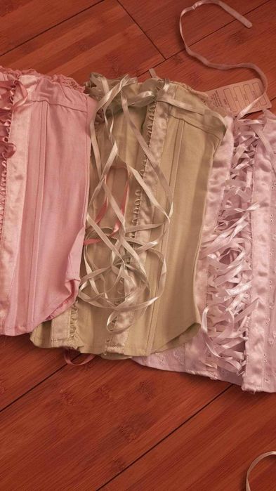 Corsete de dama noi XS și S (calitate f buna)