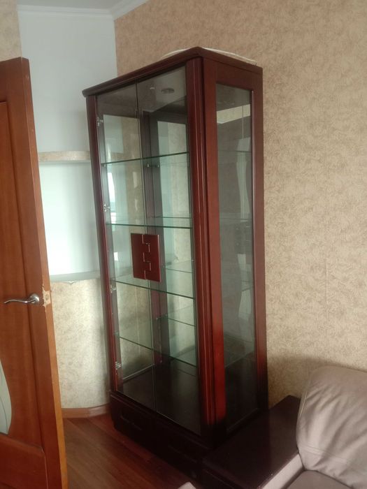 Продам шкаф-витрина,для посуды,и т.д