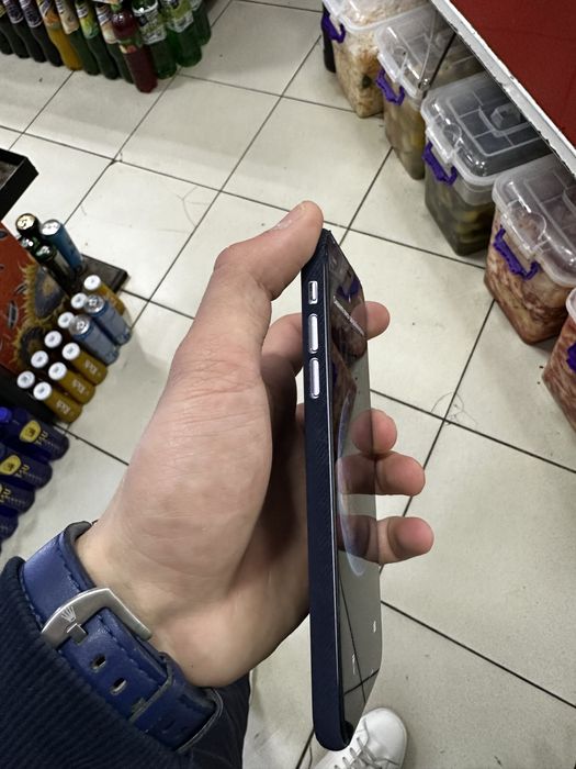 Iphone 11 srochna sotildiii!!