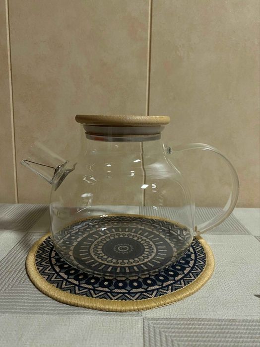 Чайник заварочный стеклянный с бамбуковой крышкой и ситечком
