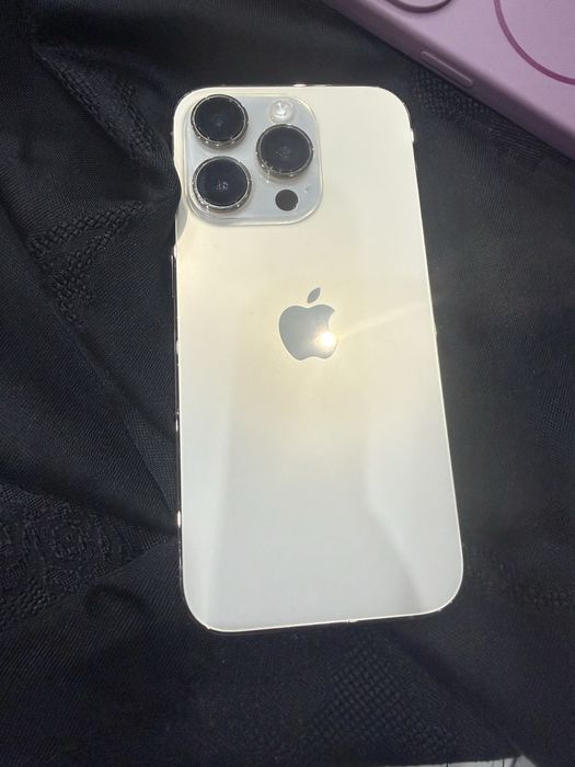 Продава айфон 14 про