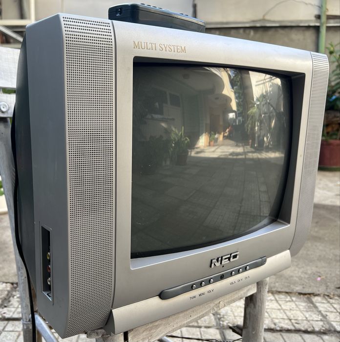 Телевизор с кинескоп NEO