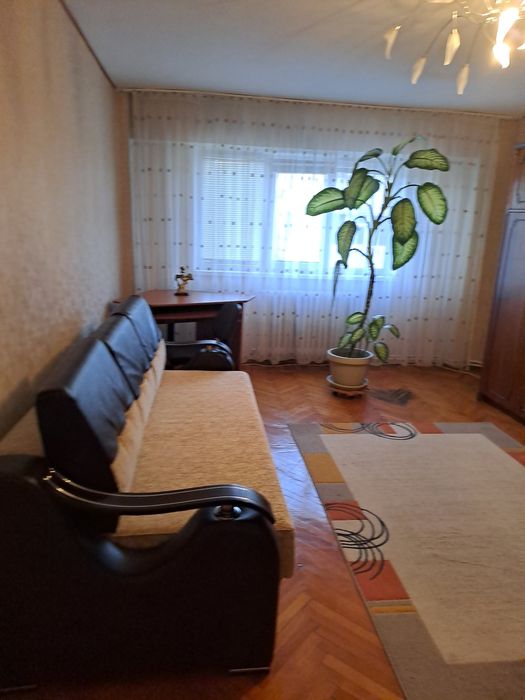 Inchiriez ap 2 camere zona centrala