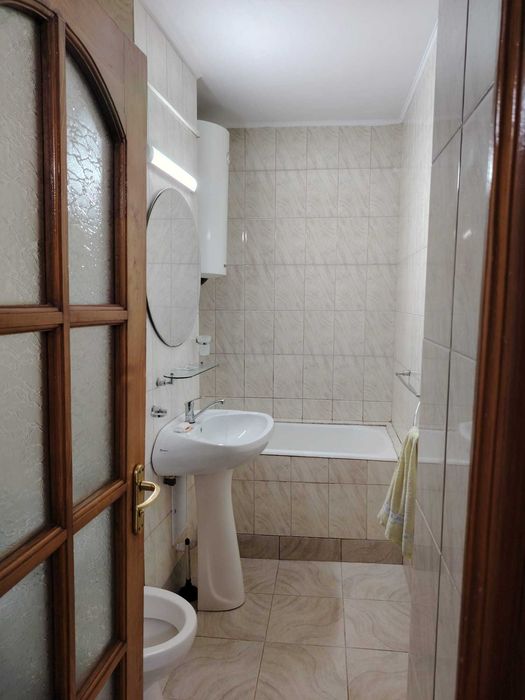 Apartament 1 cameră – 47.000 eur, negociabil, bl. Dorobantilor intersectie cu Tineretului. Se acceptă credit.
