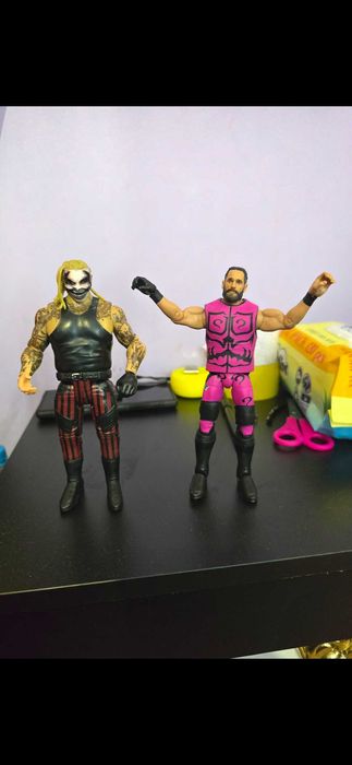 Продавам wwe figures