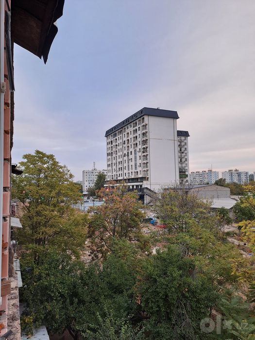 Продаю 1в2 комнтаную , Юнусабад-12 метро 50м