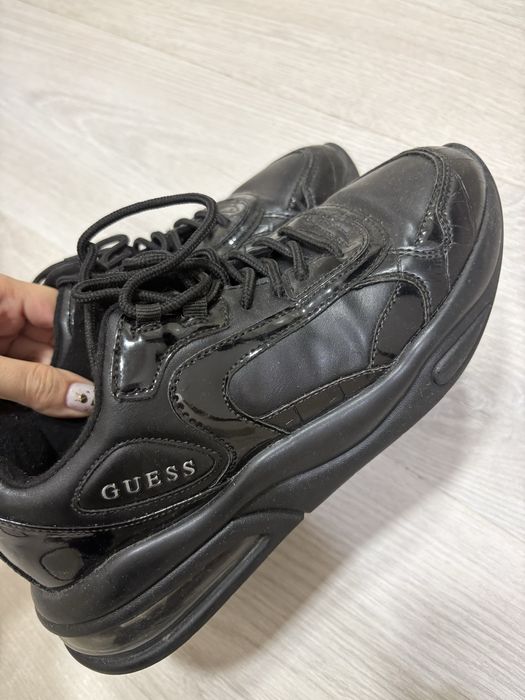 Оригинални маратонки GUESS – Номер 39
