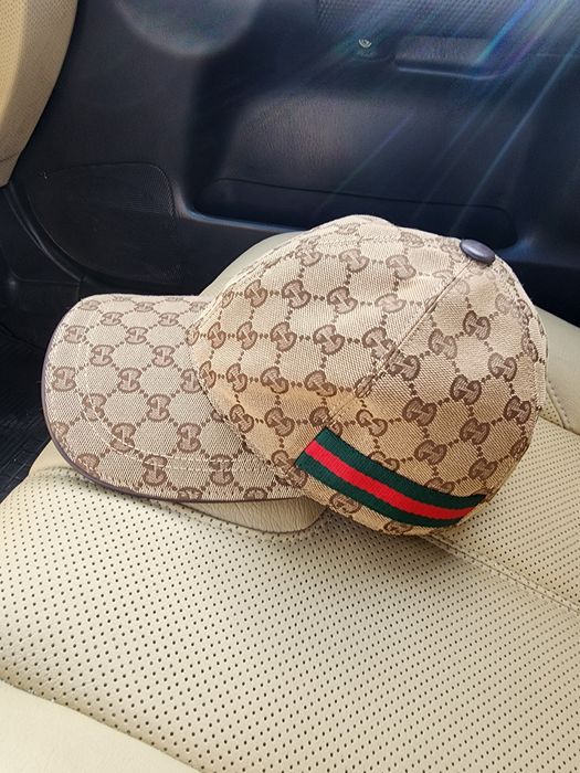 Бейсболка GUCCI.