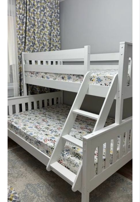 Двухярусная кровать