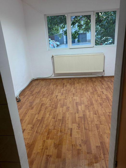 Dau în chirie garsoniera