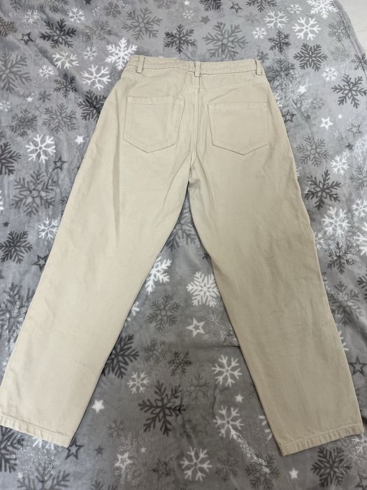 Бежов панталон размер 38