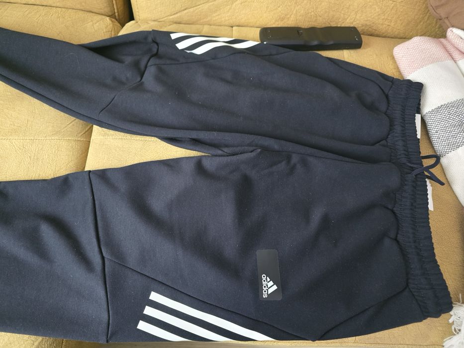 Adidas нов анцунг
