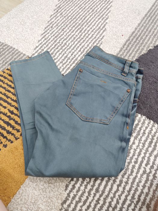 Джинсы б/у в отл состояний