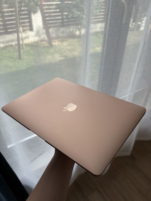 MacBook Air M1 2020 8GB RAM / 256GB SSD / Rose Gold / Baterie 90%