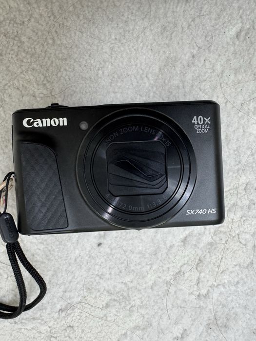 Камера Canon SX740HS