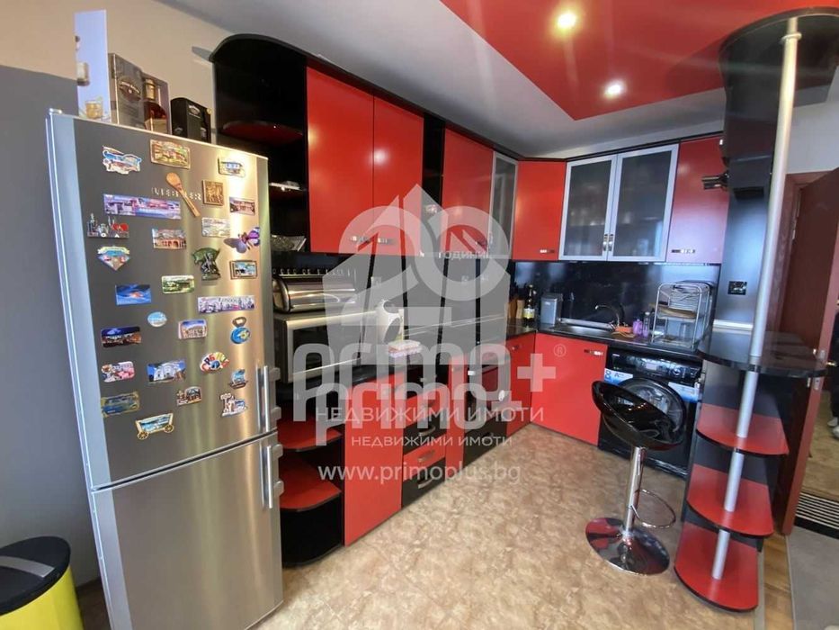 Дава се под наем Тристаен апартамент в Велико Търново, Център - 95 кв.м за 360 € - Снимка #2