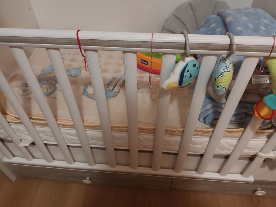 Продава се кошара за дете