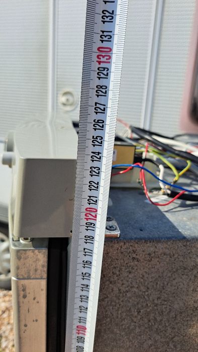 Продавам хладилник за каравана или кемпер.