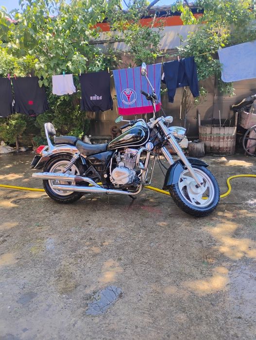 Vând motocicleta Jin lun de 150 cv