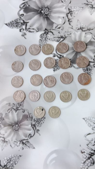 Продам старые монеты