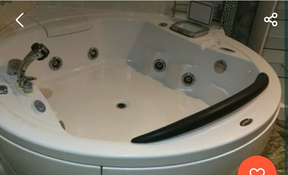 Продам Джакузи с телевизором