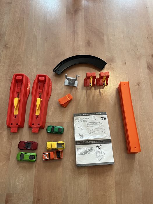 Hot Wheels писти с колички 5 комплекта