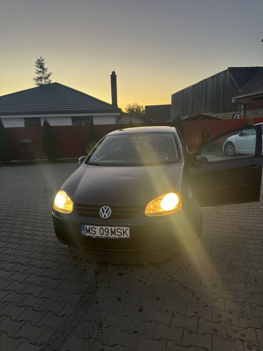 Volkswagen Golf benzină, 2.400 € — imagine 3
