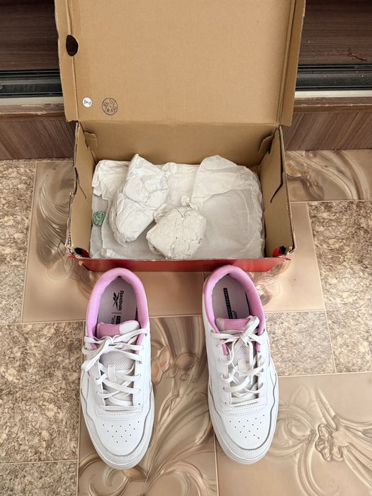 Продаю кроссовки