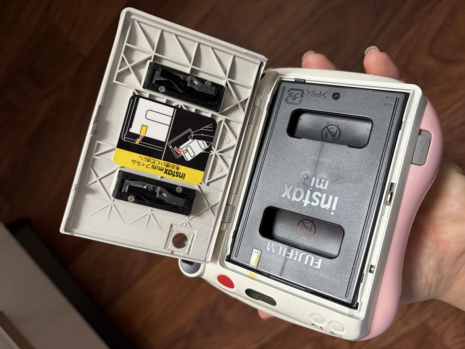 Instax фотоаппарат
