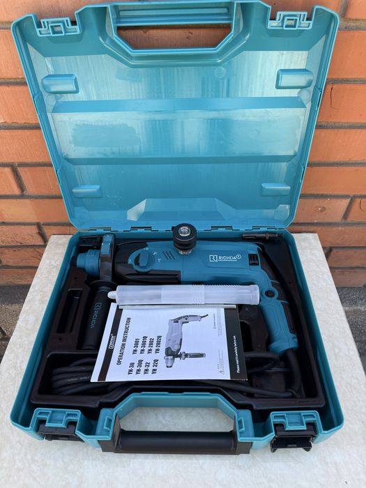 Перфоратор 900W новый