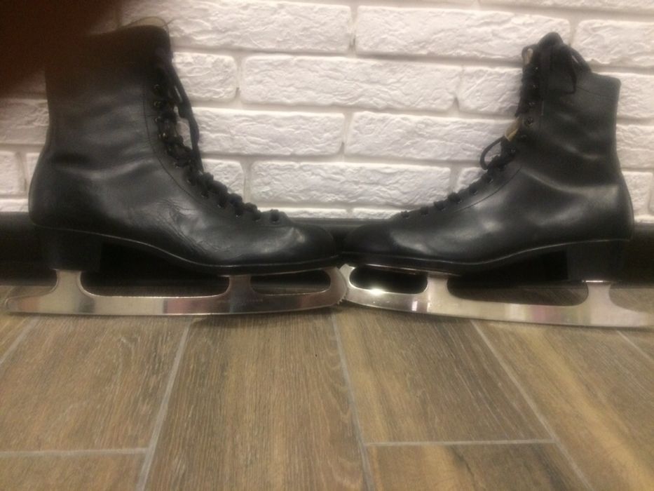 Продажа спортивных коньков