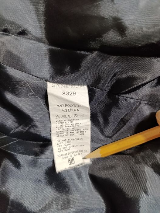 Офисный женский костюм