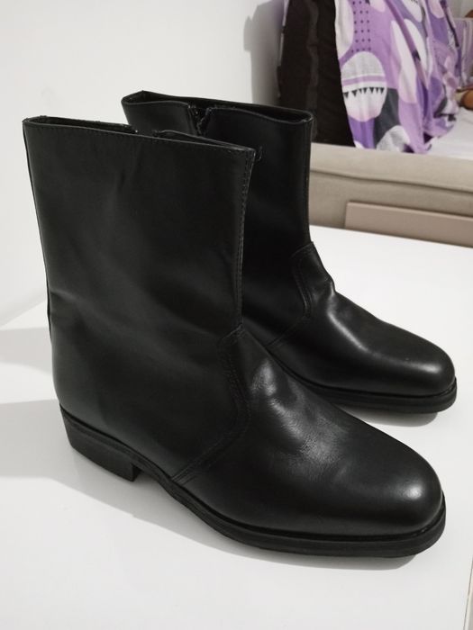 Vând cizme (militare) de piele,barbatesti,noi,Nr 45 preț 200 lei