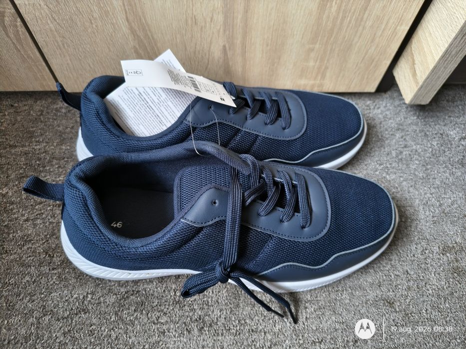Adidași Nr 46 pânzati noi cu eticheta