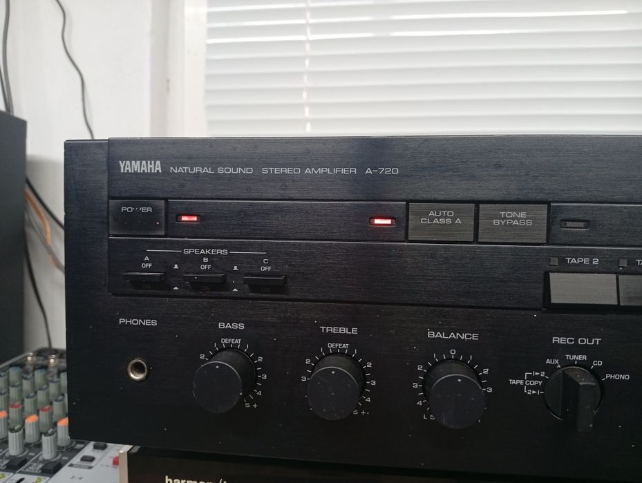 Усилвател Yamaha A-720
