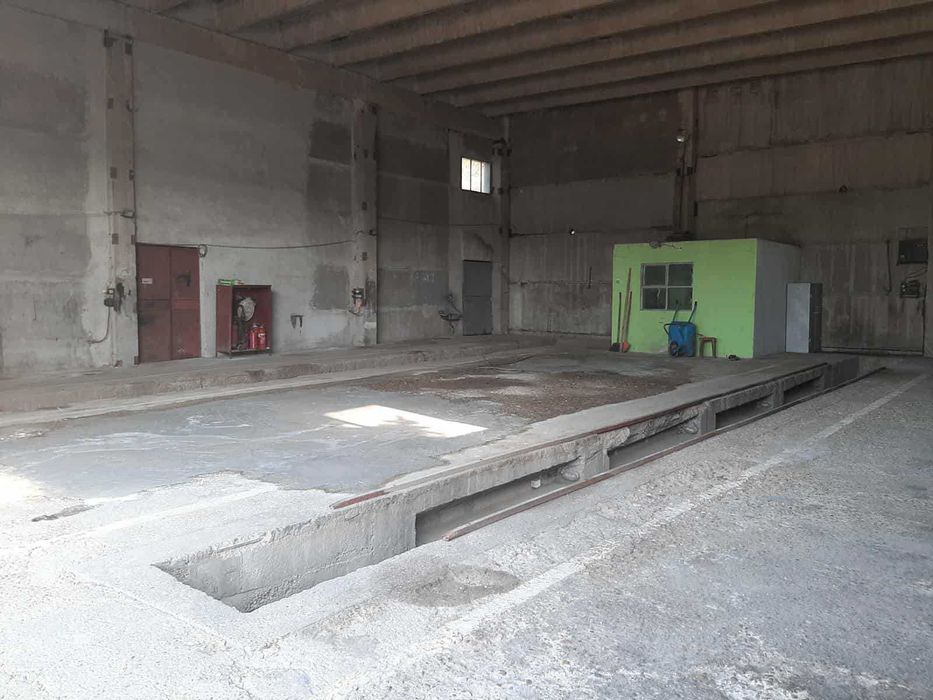 Дава се под наем Гараж / Паркомясто в Русе, в.з. Средна кула - 270 кв.м за 663 € - Снимка #2