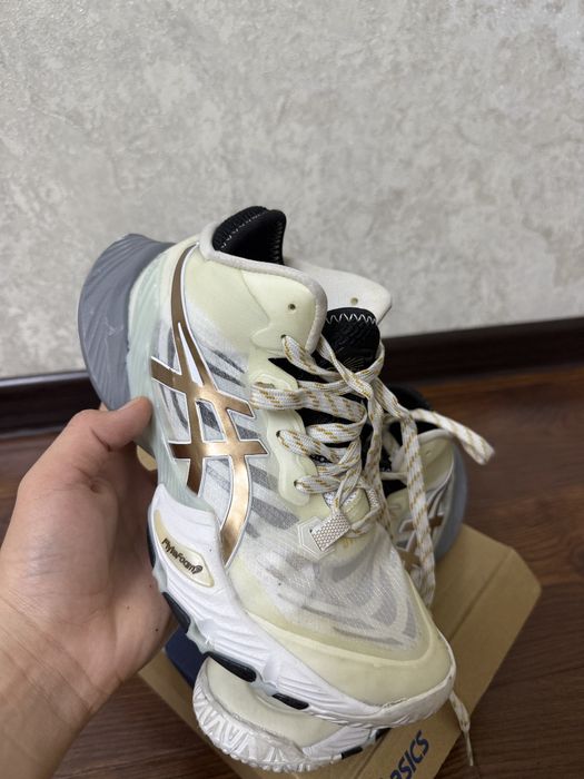 Продам Asics metarise в отличном состоянии