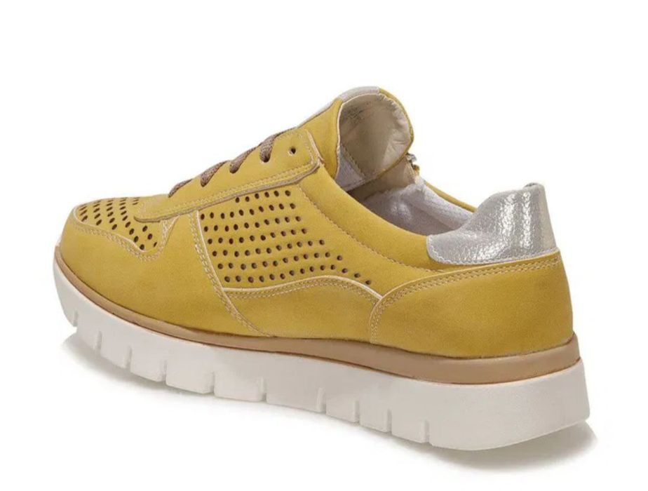 Продается кроссовки и туфли