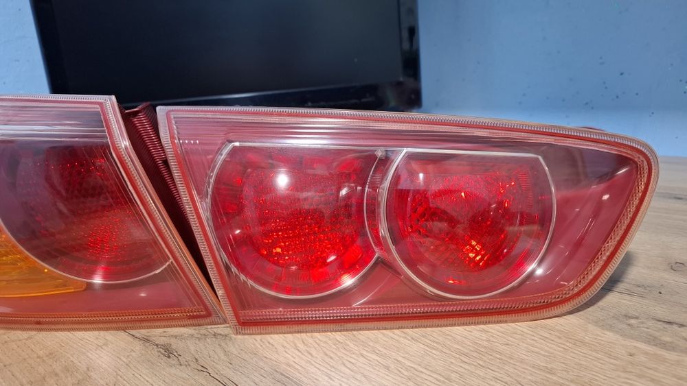 Заднии Стопы Фары Митсубиси Ланцер 10