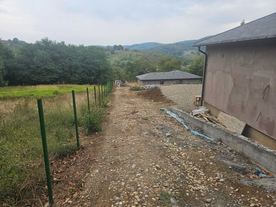 Vand 2756 mp teren in Luncani