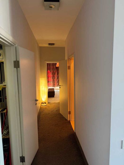 Дава се под наем Тристаен апартамент в София, Студентски град - 160 кв.м за 1249.5 € - Снимка #1