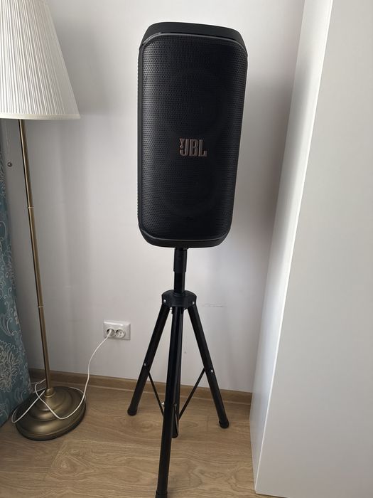 Vând 2 boxe Jbl Partybox 120