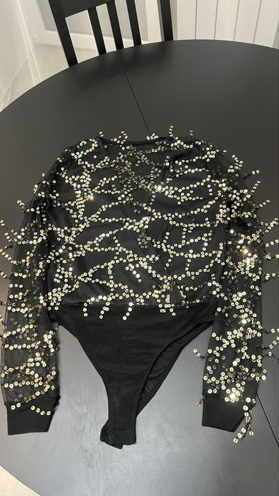 Боди черный с пайетками