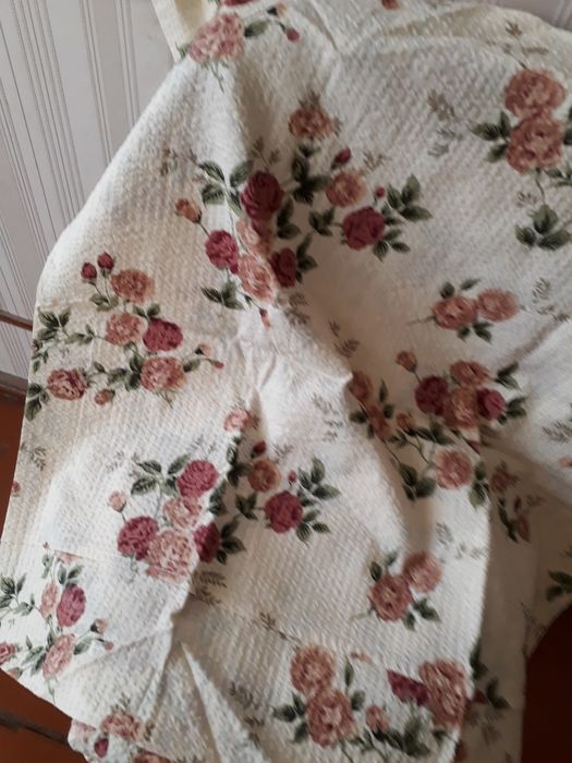 Постельное белье,пододеяльник и 2 нав.