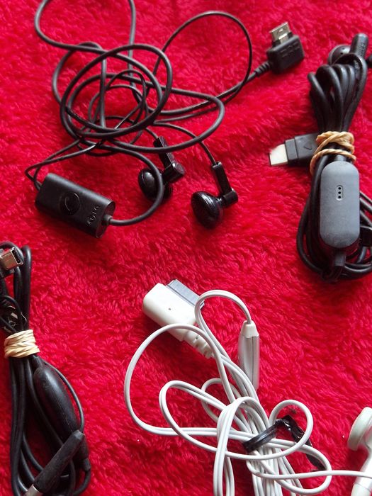 Casti audio pentru telefon cu butoane
