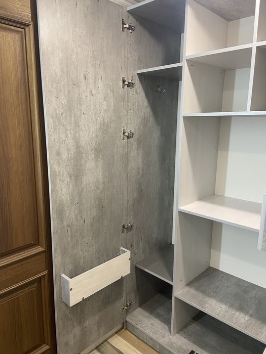 Шкаф с зеркалом