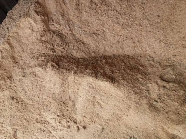 Disponibile pentru dvs, cuburi de lemn masiv de stejar, deșeuri pentru foc , rumeguș de stejar și brichete de rumeguș! calitate superioara!