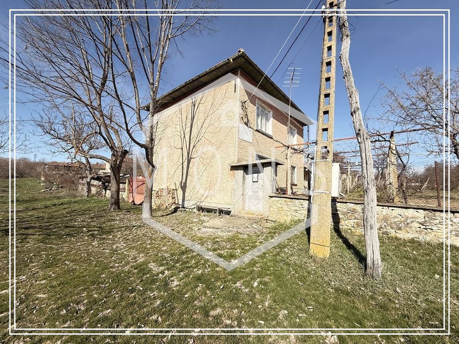 Къща в Габрово, област-с.Добромирка площ 122 цена 50300